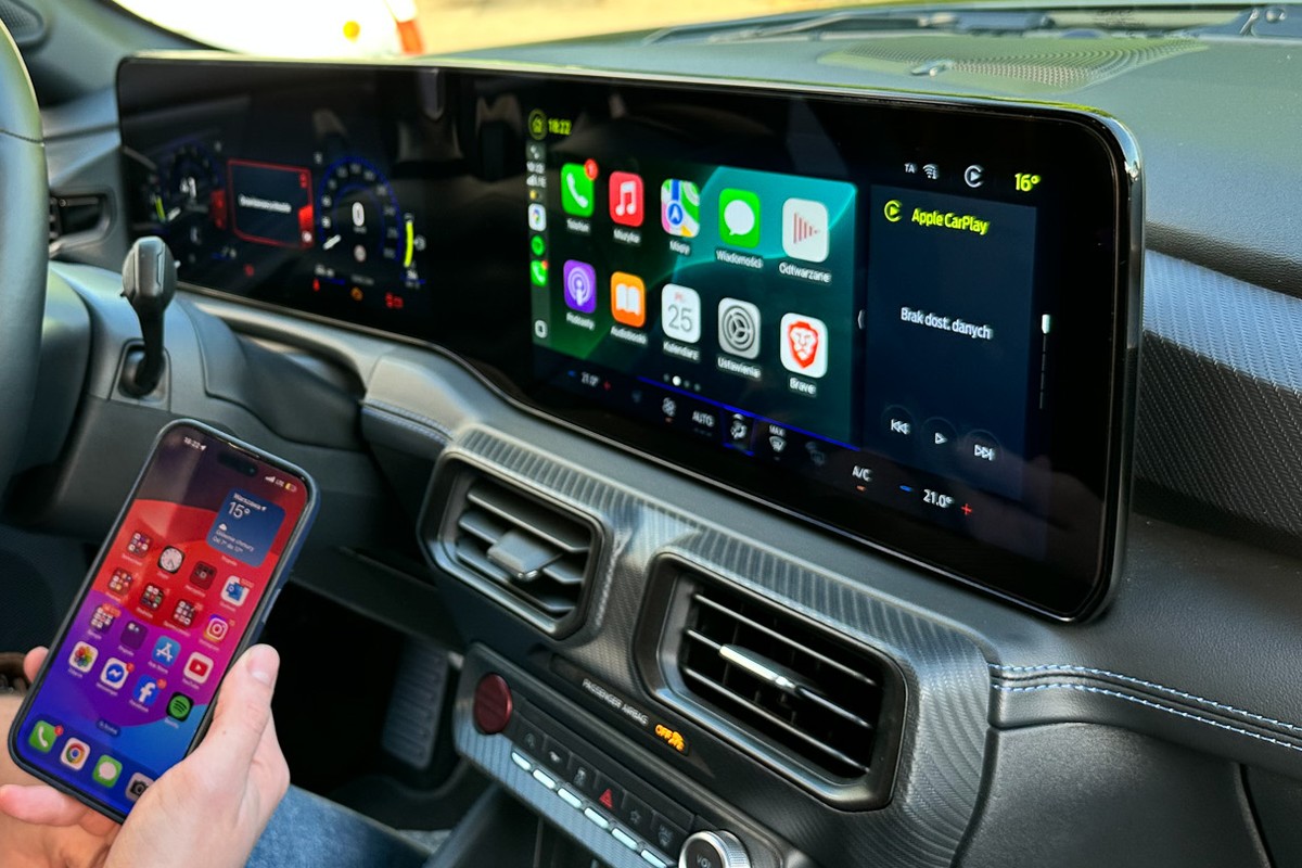 Android Auto i Apple CarPlay potrafią się same rozłączyć. Nic tego nie zmieni, tak to działa