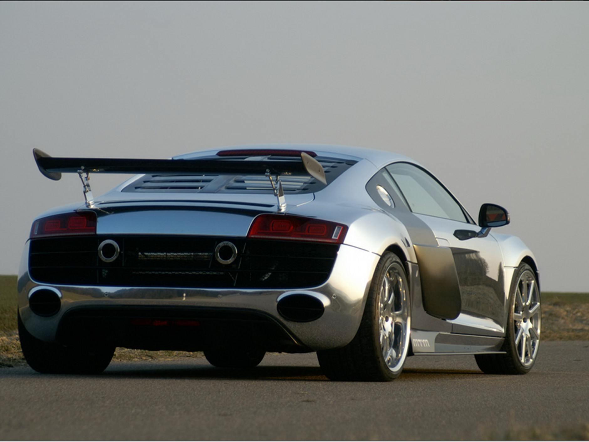 MTM Audi R8 V10 Biturbo – Wysoki połysk i wysoka moc