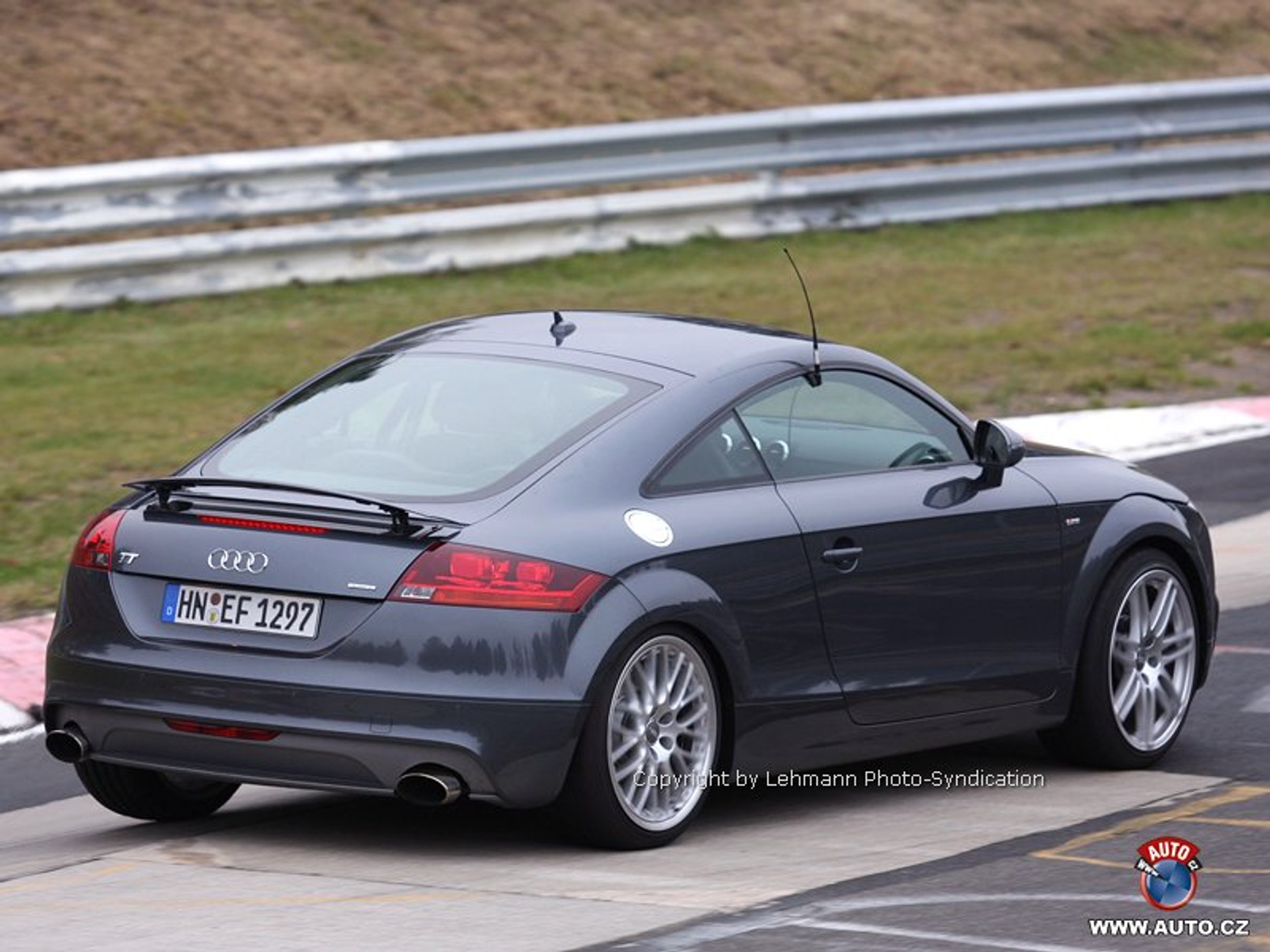 Zdjęcia szpiegowskie: Audi TT RS bez maskowania krążące po torze