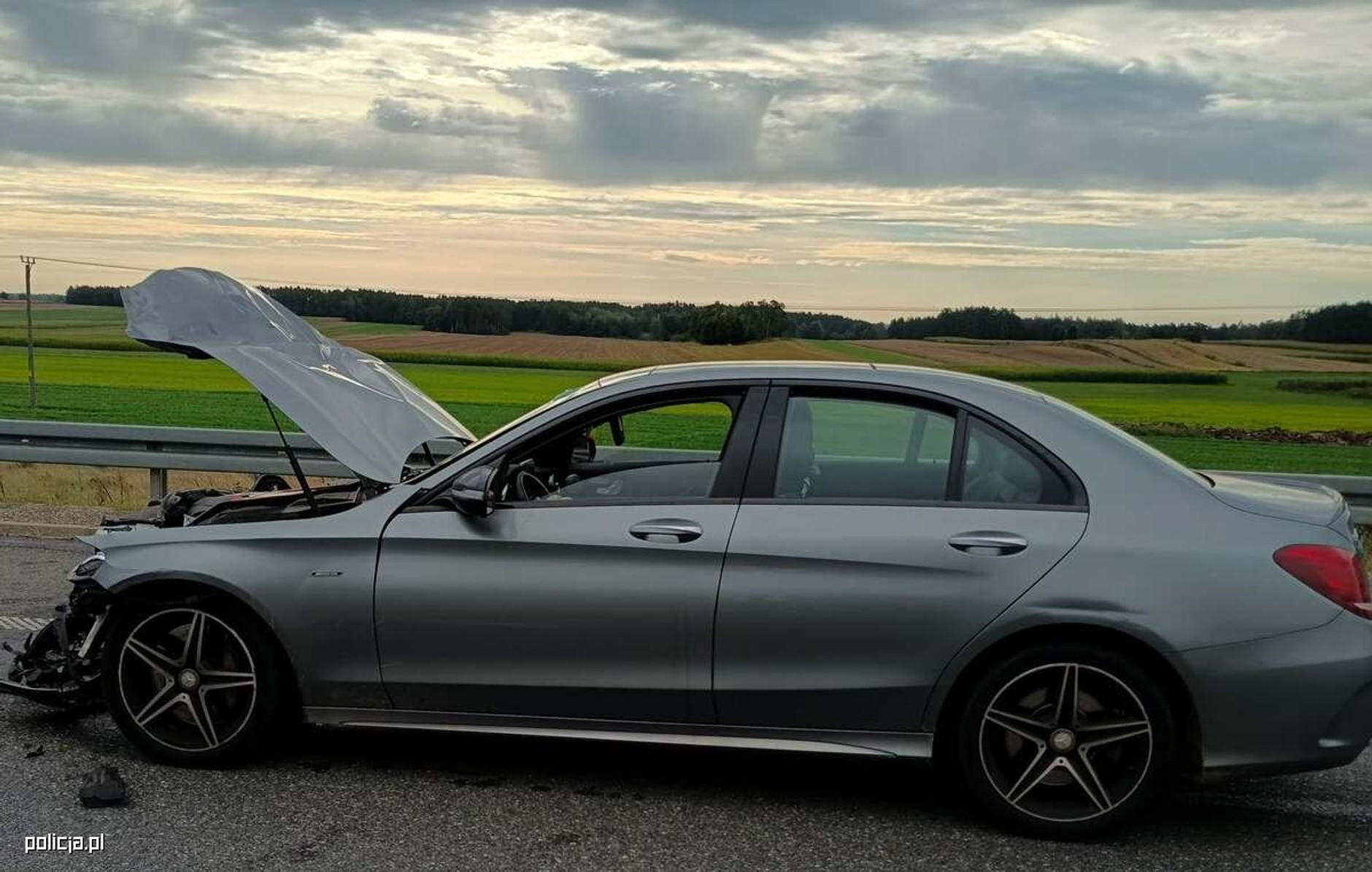 Mercedes sprawcy wypadku na trasie S8