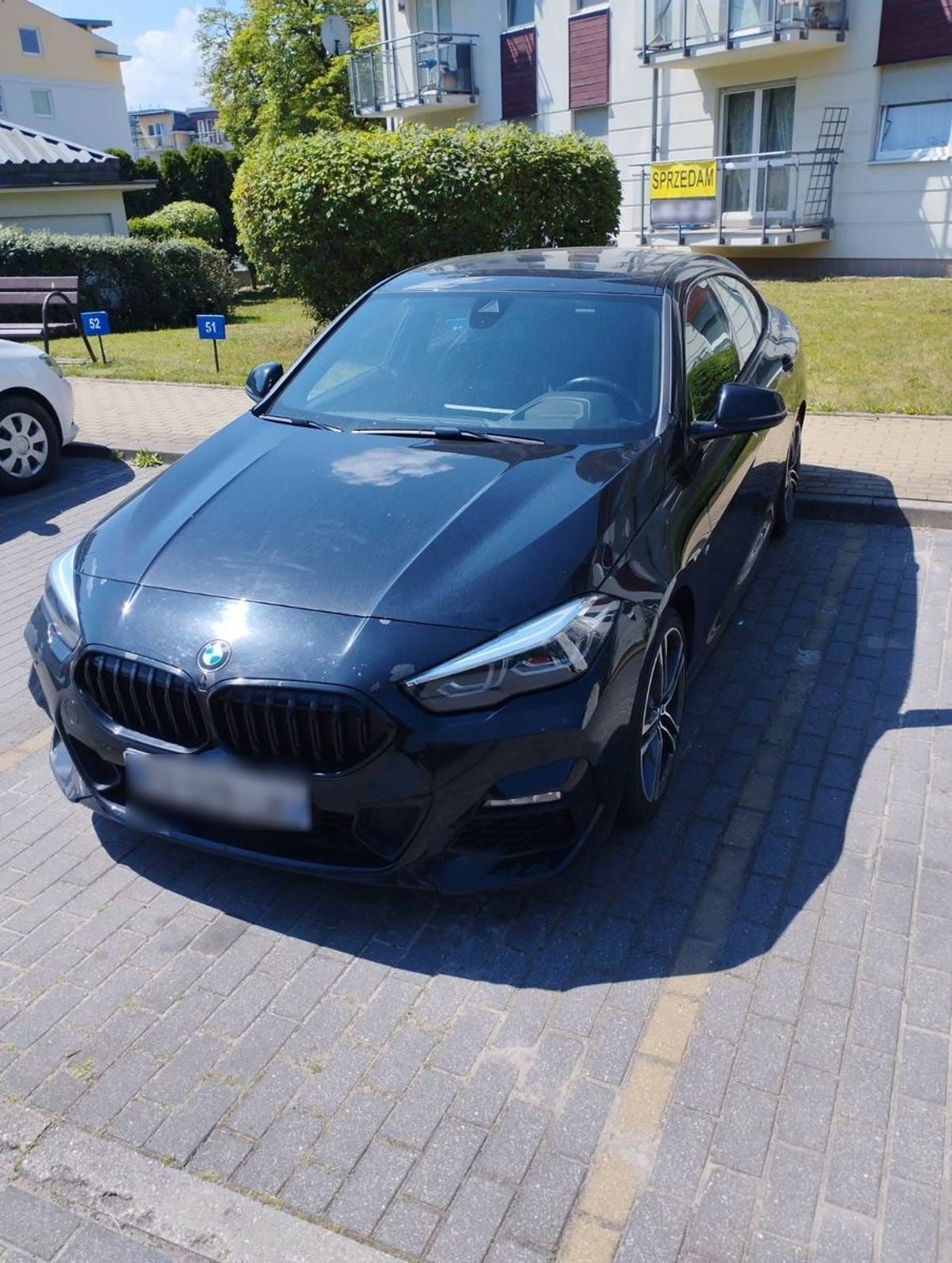 Policjanci sprawdzili prawie sto miejsc. Odzyskali siedem skradzionych samochodów