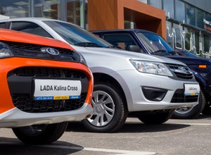 Rosja próbuje obejść sankcje. Chce sama produkować części do zagranicznych aut