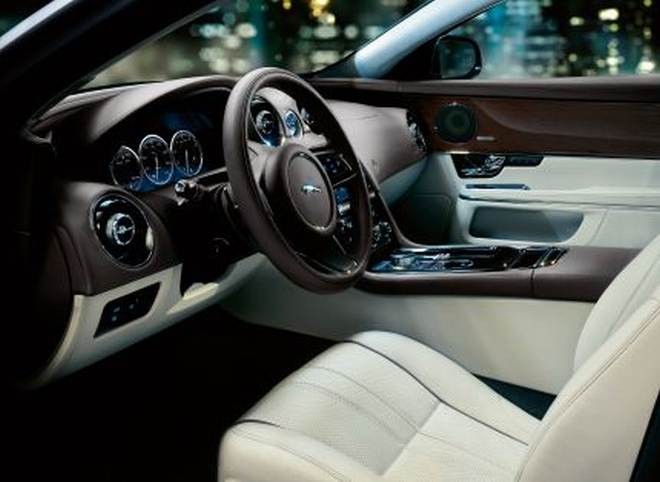 Nowy Jaguar XJ - Prezentacja młodszego brata XFa