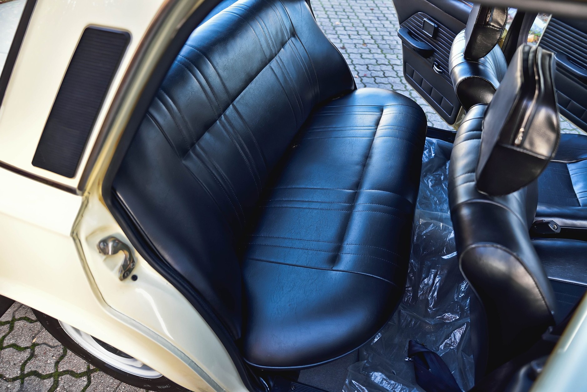 Ten Duży Fiat jest nowy, choć ma 35 lat.  FSO 125p wystawiony na aukcji.