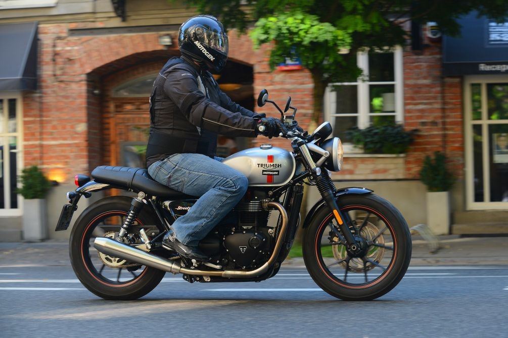 Triumph Street Twin na mieście