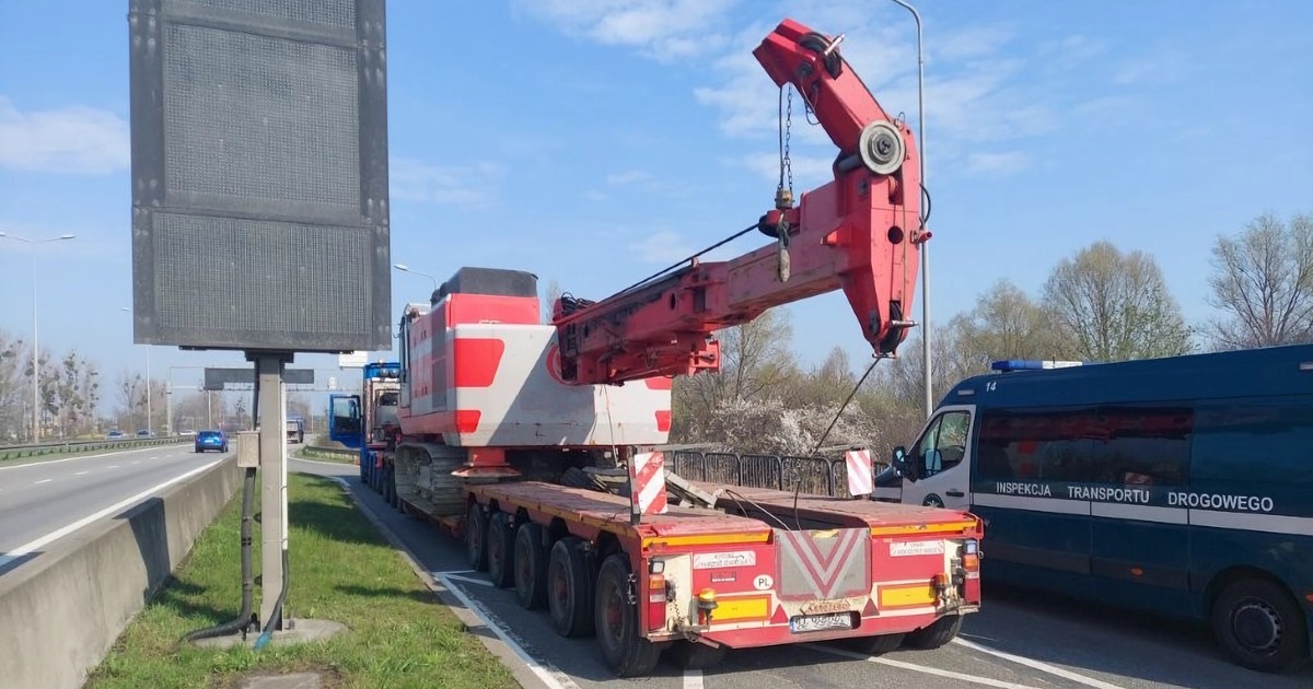 Inspektorzy ITD wstrzymali ponadgabarytowy transport w Gdańsku