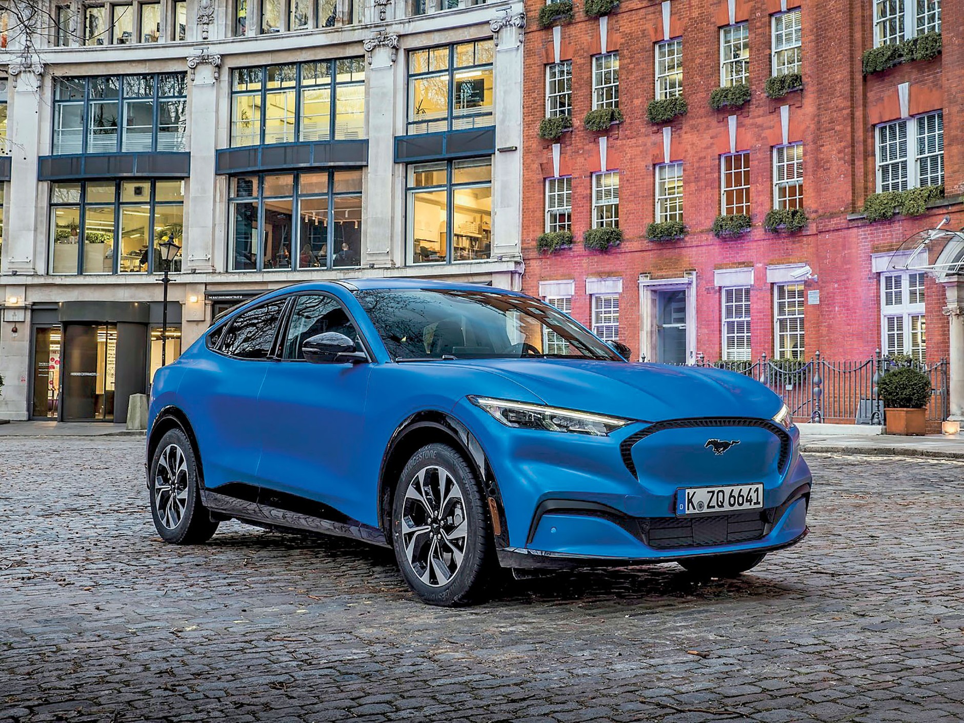 SUV-y i crossovery klasy średniej