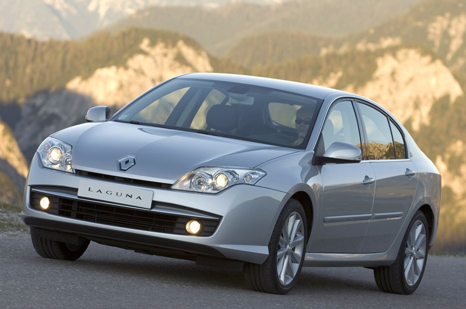 Renault Laguna 1,5 dCi (81 kW/110 KM) ze zużyciem 5,1 l/100 km