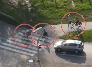 Policjanci obserwowali rowerzystów. "Muszą liczyć się z mandatami" [WIDEO]