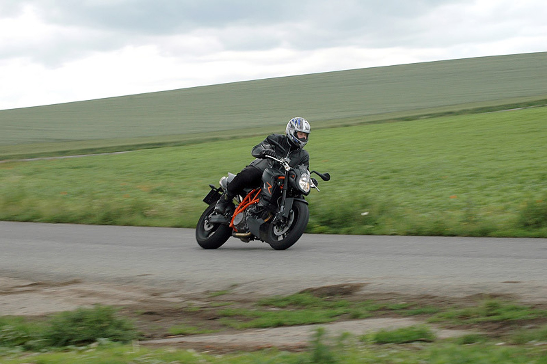 KTM 990 SuperDuke R: Ready to Race