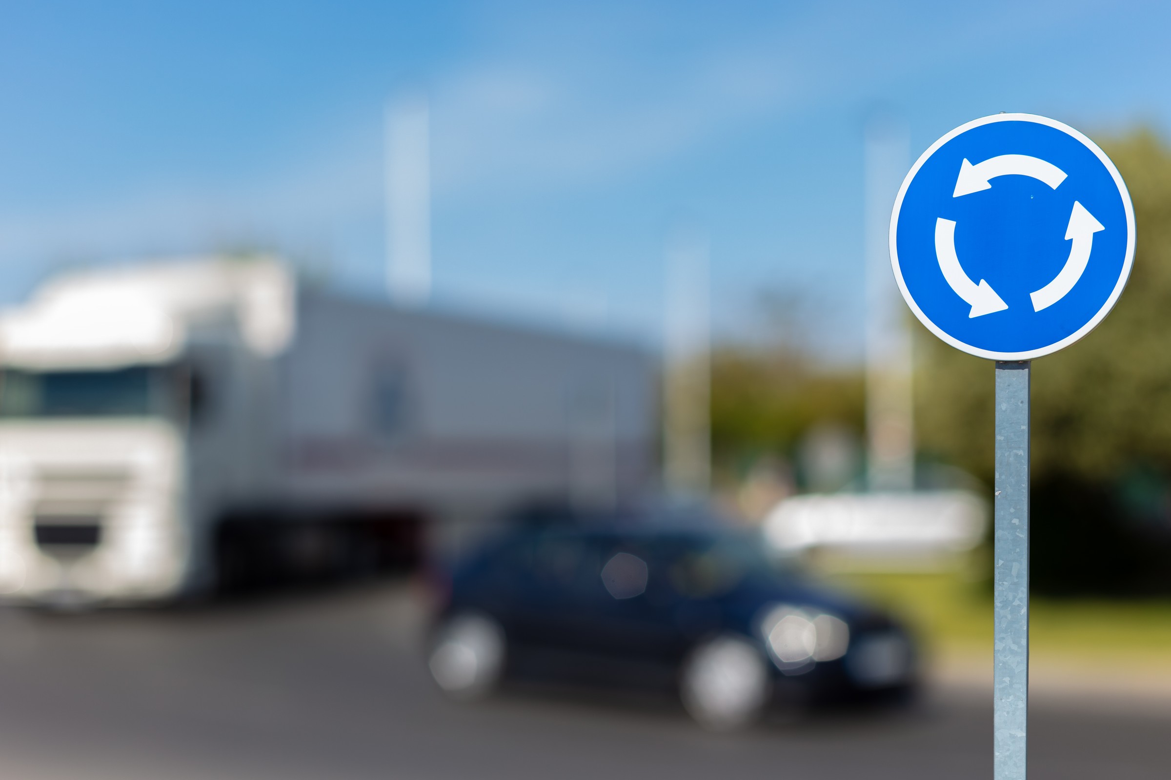 Sąd zdecydował w sprawie lewego kierunkowskazu na rondzie. Będą kontrowersje