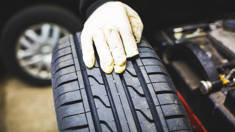 Opony bieżnikowane mają bieżniki „wzorowane” na oponach popularnych marek