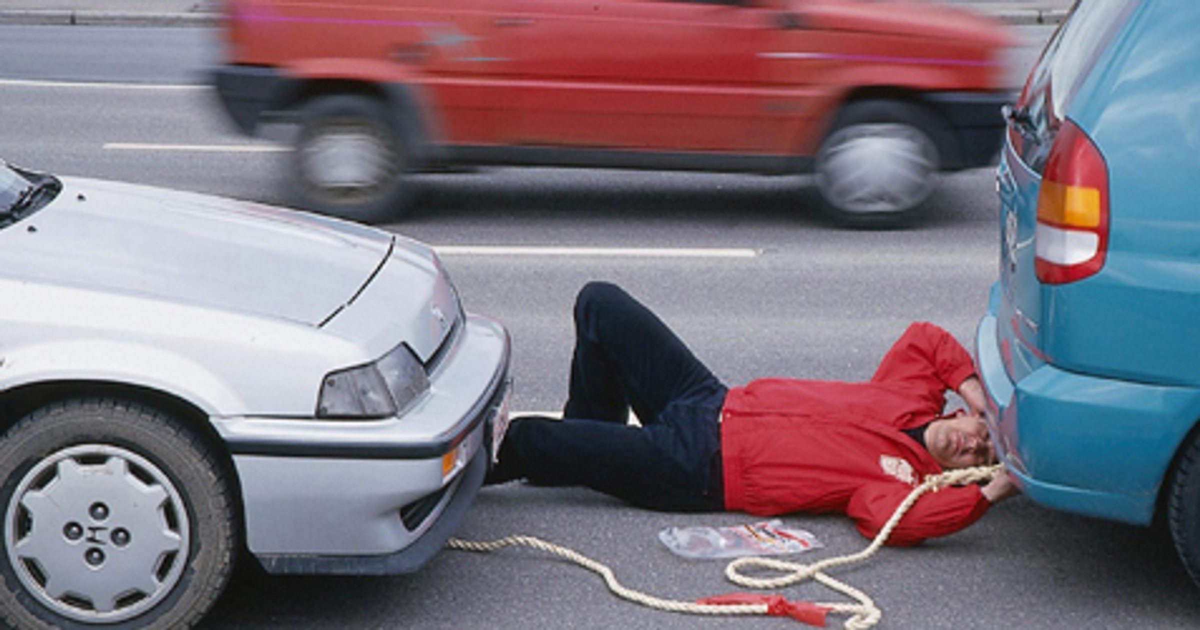 Jak holować auto? Czyli jazda na cudzym silniku