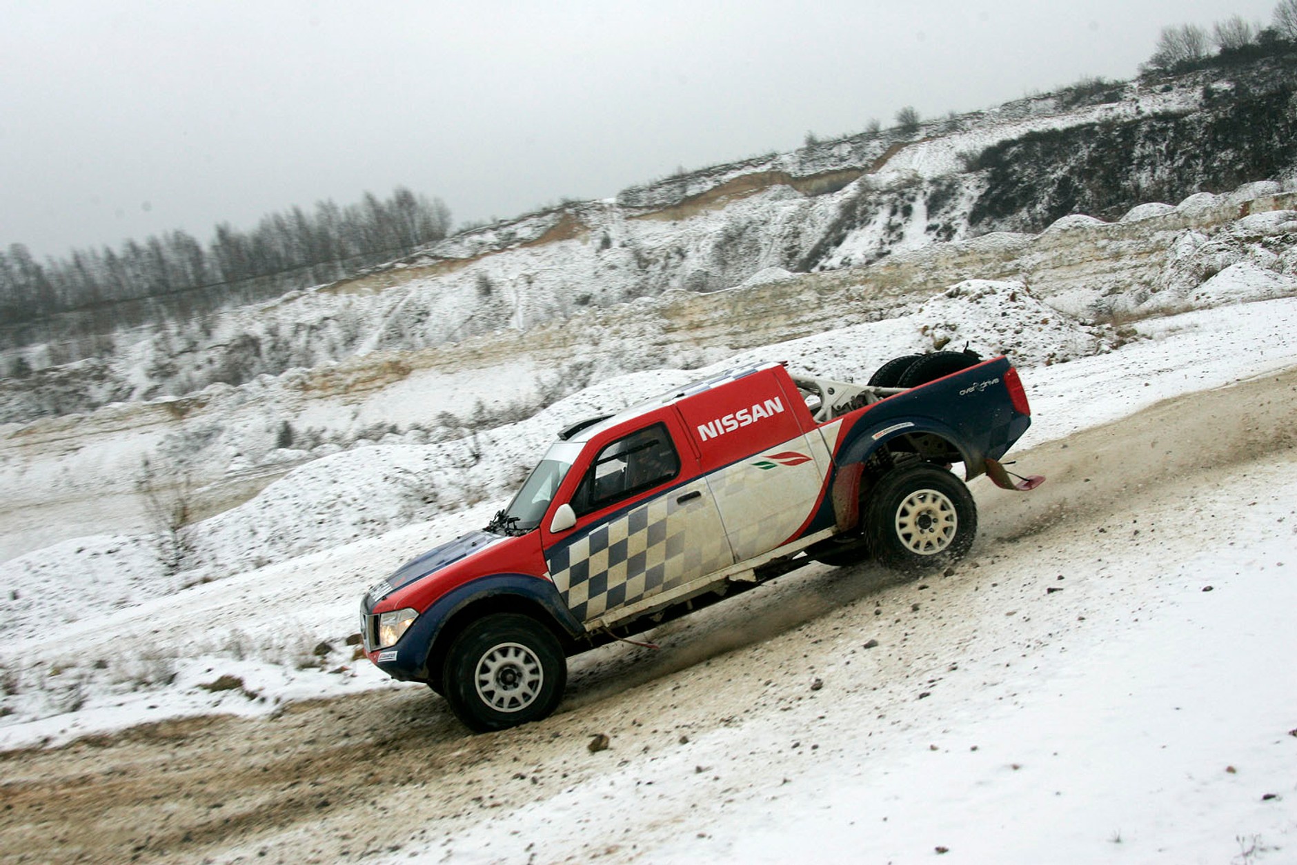 Rajd Dakar 2011: Nani Roma w Nissanie Krzysztofa Hołowczyca (galeria Rallyworld©Willy Weyens)