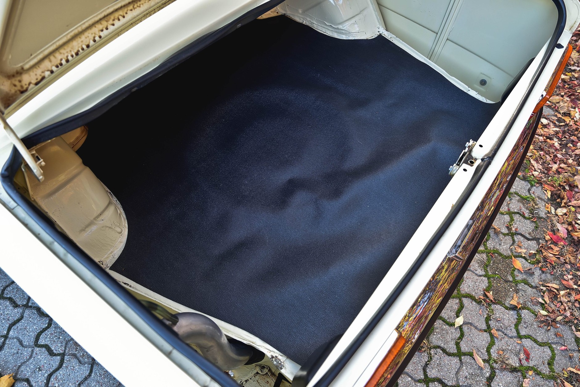 Ten Duży Fiat jest nowy, choć ma 35 lat.  FSO 125p wystawiony na aukcji.