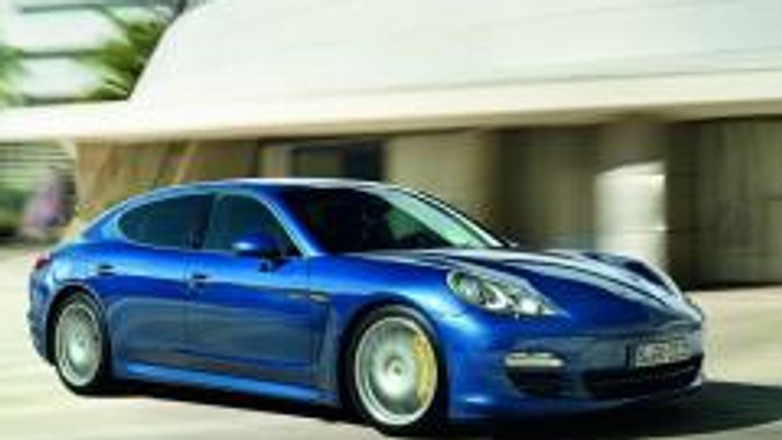 Porsche Panamera S Hybrid i Land Rover Range_e – co je łączy?