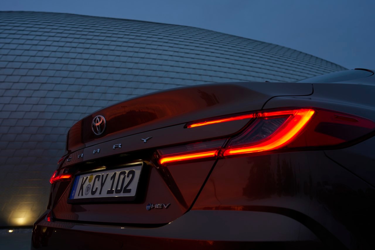 Nowa Toyota Camry