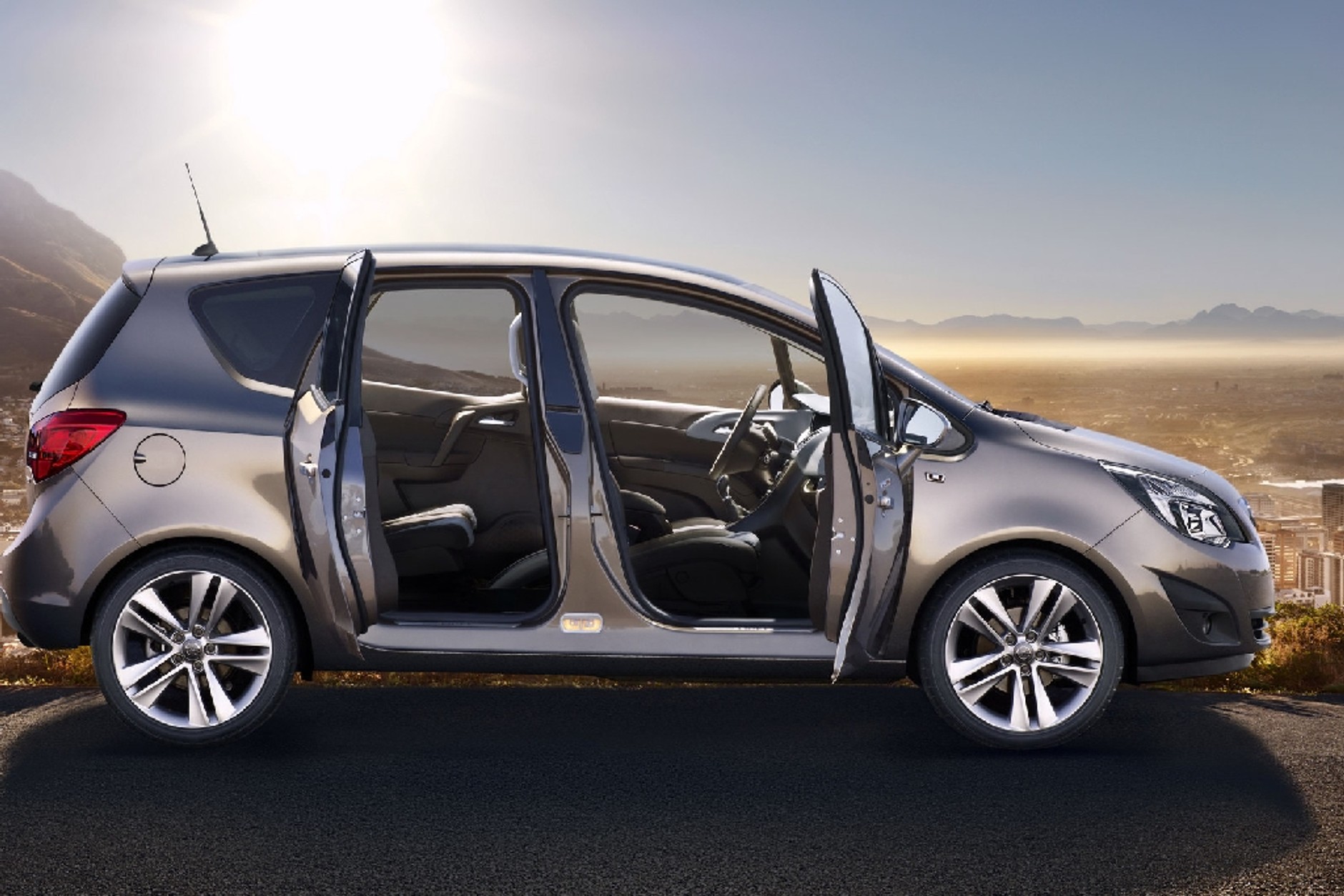 Opel Meriva - Nowe zdjęcia wnętrza