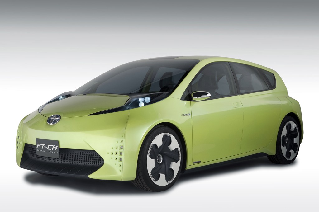 Toyota FT-CH - Zabawa z hybrydą