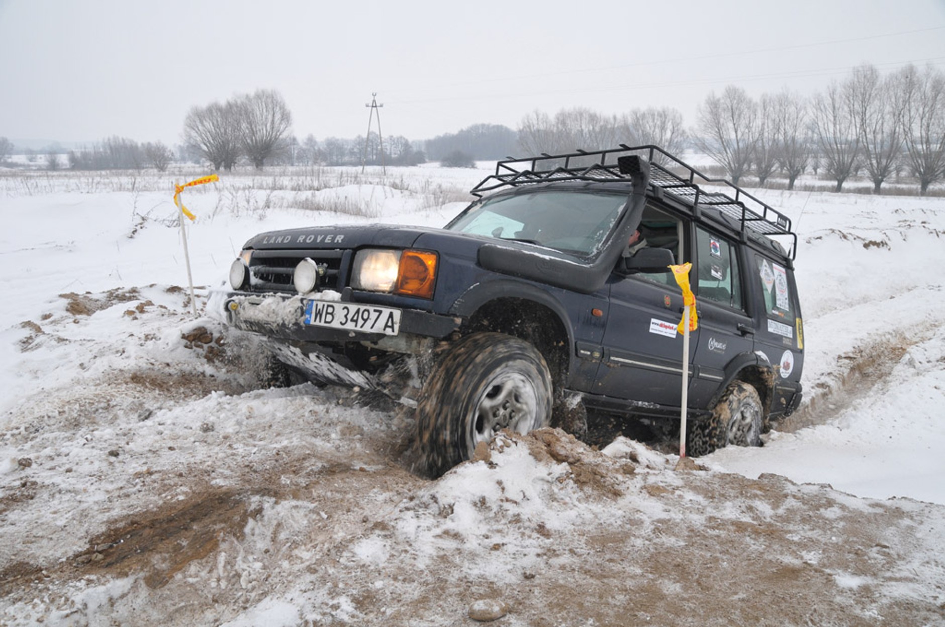Terenowa integracja „dla choinki” pod znakiem śniegu i mrozu