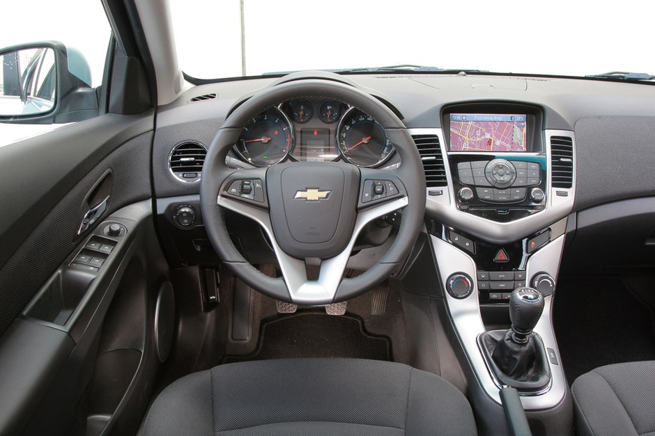 Cruze hatchback: czy Chevrolet pokona Volkswagena Golfa