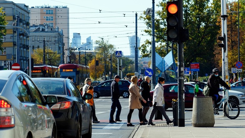 Wraz z powrotem pracowników do biur w Warszawie korki uległy natężeniu