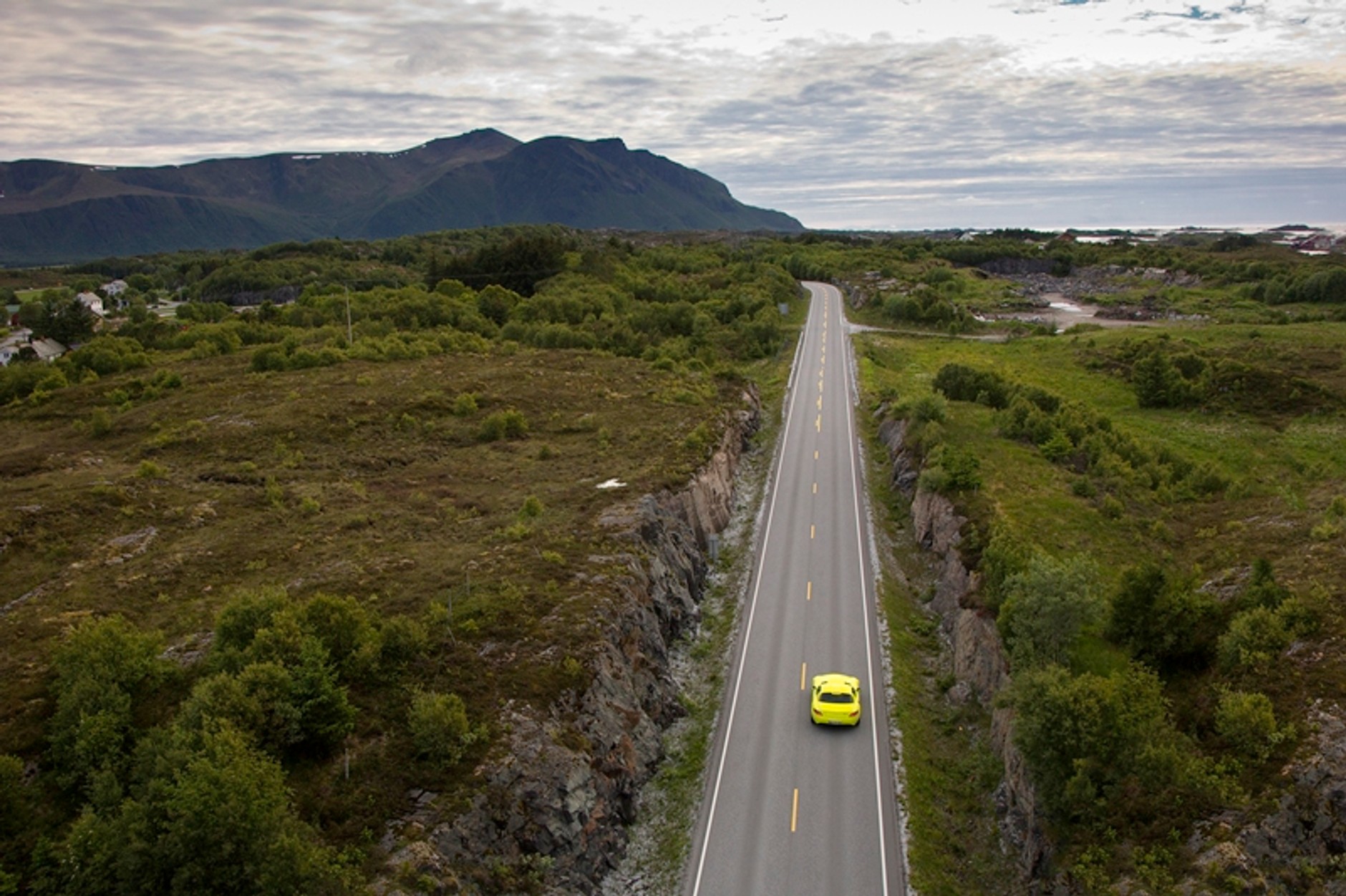 Mercedes SLS AMG E-Cell – z e-pięknem trzeba obcować