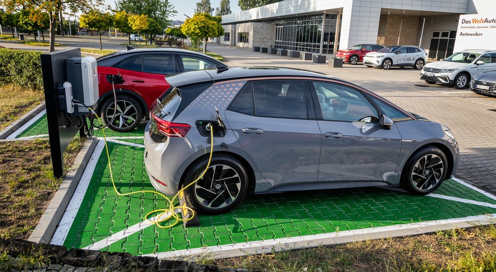 Punkty ładowania elektryków przy salonach Volkswagena