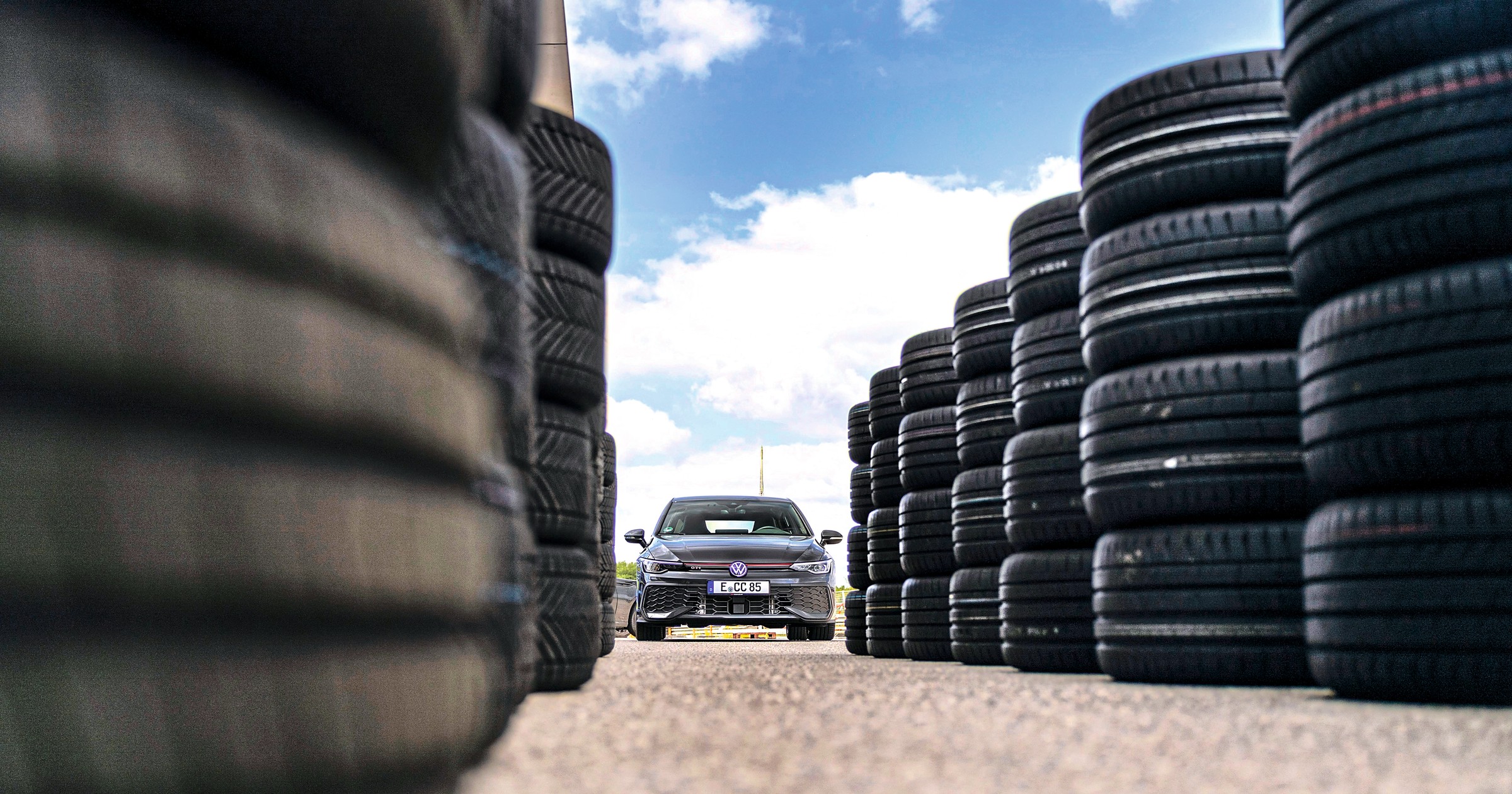 Test opon (zdjęcie ilustracyjne)