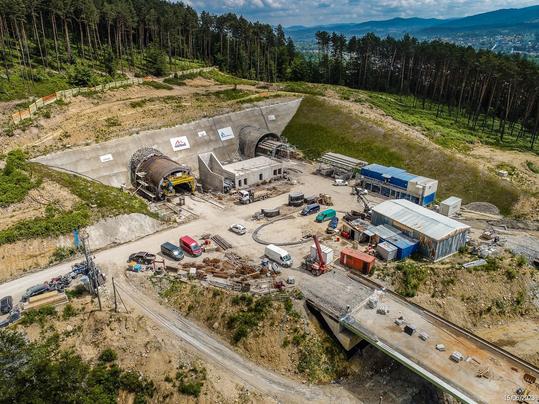 Tunele na odcinku Przybędza – Milówka na budowanej drodze S1