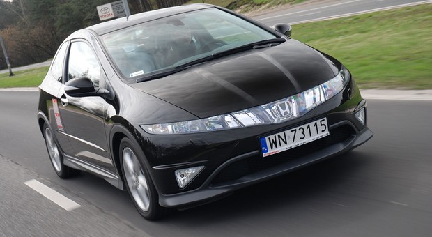Używane auto za 20 000 zł z silnikiem benzynowym - co warto kupić? TOP 10