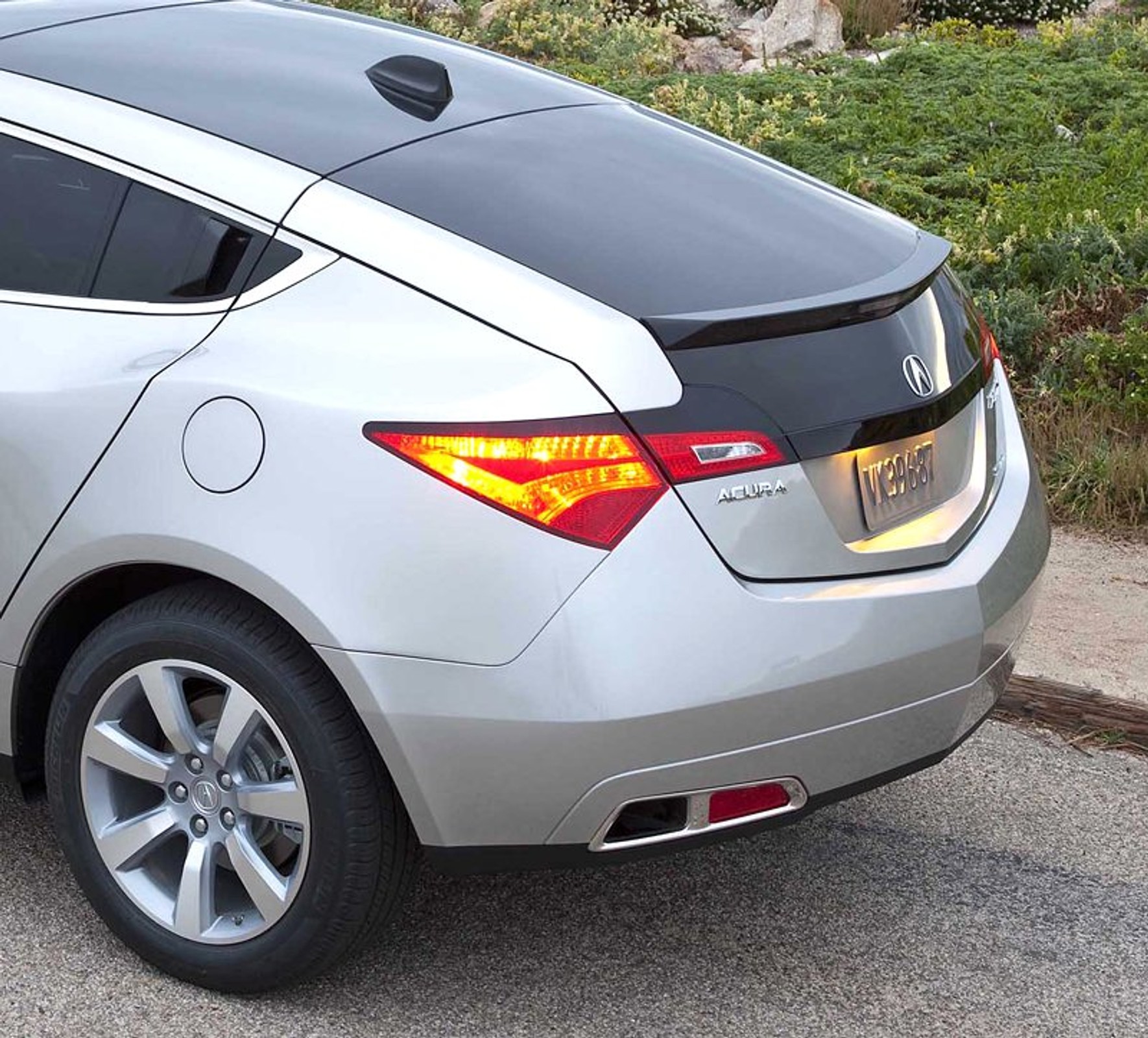 Acura ZDX: produkcyjna wersja konkurenta BMW X6