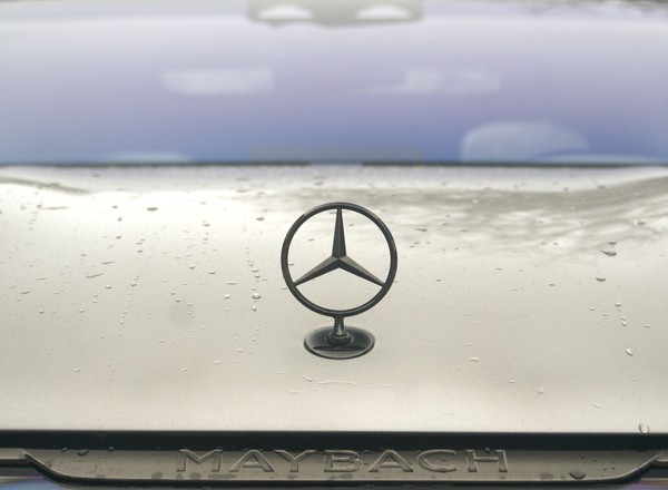 Podrabiają części do Mercedesów, a nawet całe samochody. Przestępczy proceder rośnie