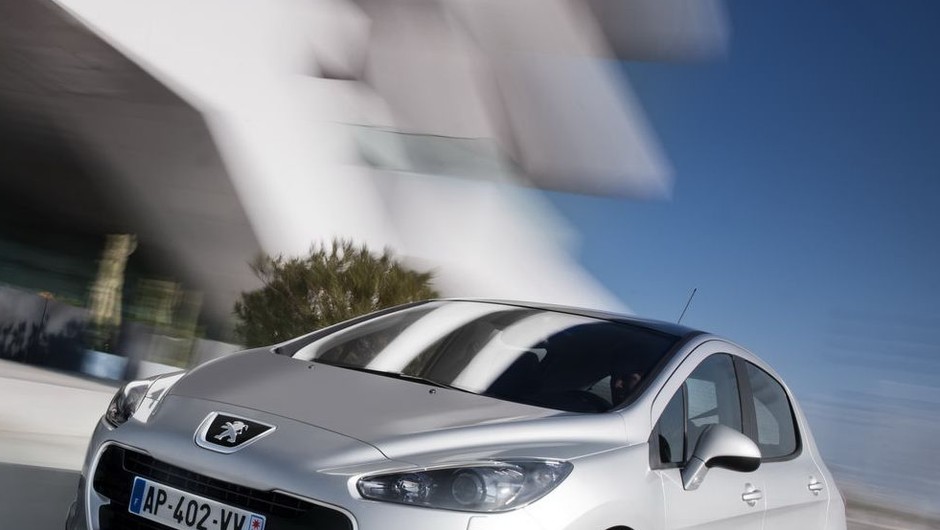 Odmłodzony Peugeot 308 od marca 2011 w sprzedaży