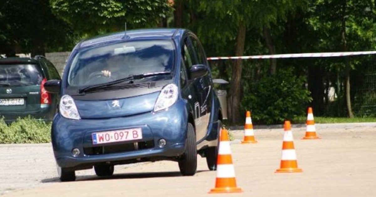 Sprzedaż elektrycznych aut to totalna porażka
