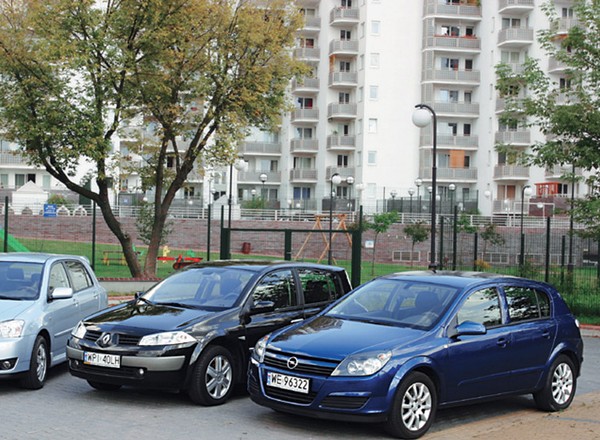 Kompakty ograniczonego ryzyka? Opel Astra kontra Renault Megane i Toyota Corolla