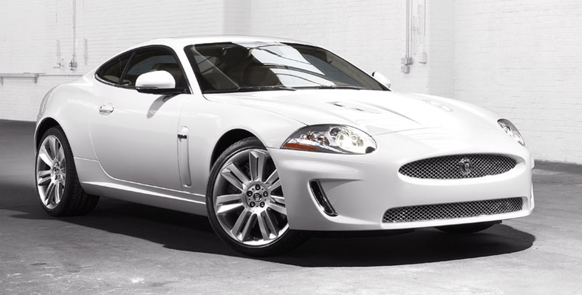 Detroit 2009: Jaguar XK i XKR 2010 – nowe silniki 5,0 V8 i niewielki facelifting