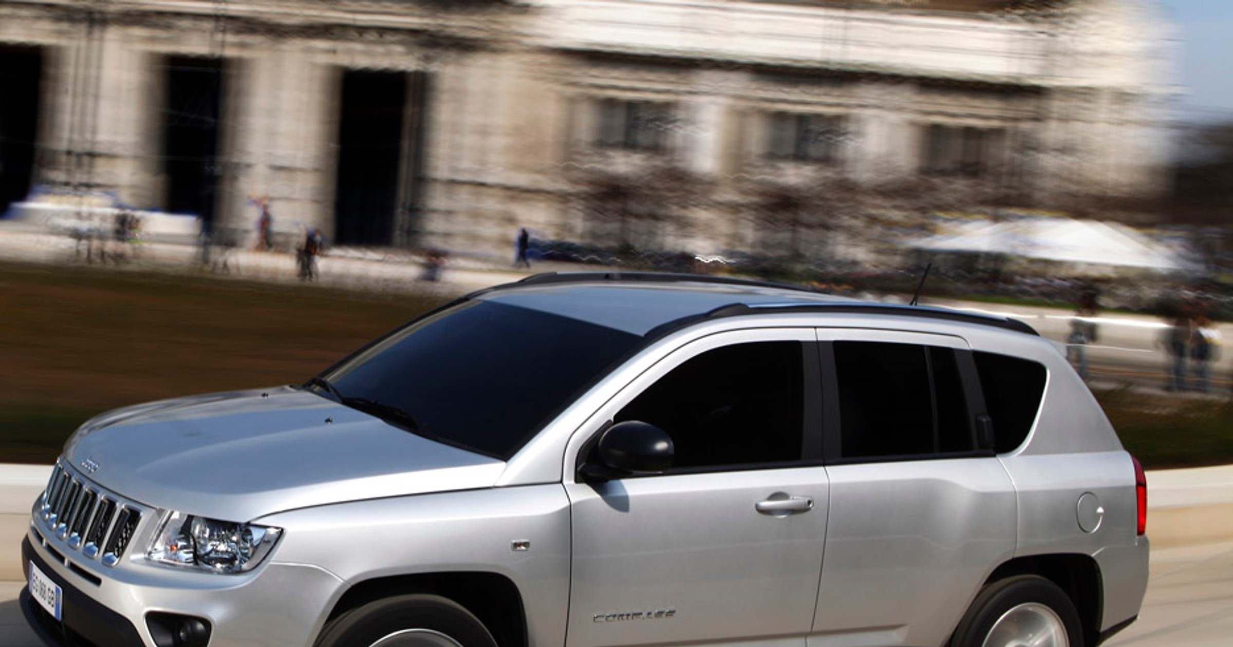Szkoła jazdy Jeepa: suv i terenówka w mieście