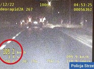 Nie wiedział kogo wyprzedza na przejściu dla pieszych [WIDEO]