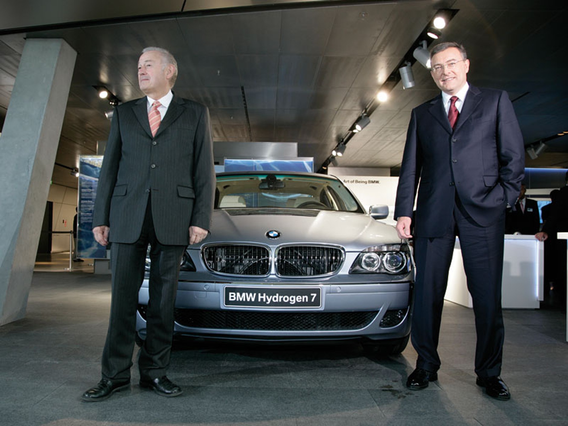 BMW: Świat szachownicy i najwspanialszych maszyn