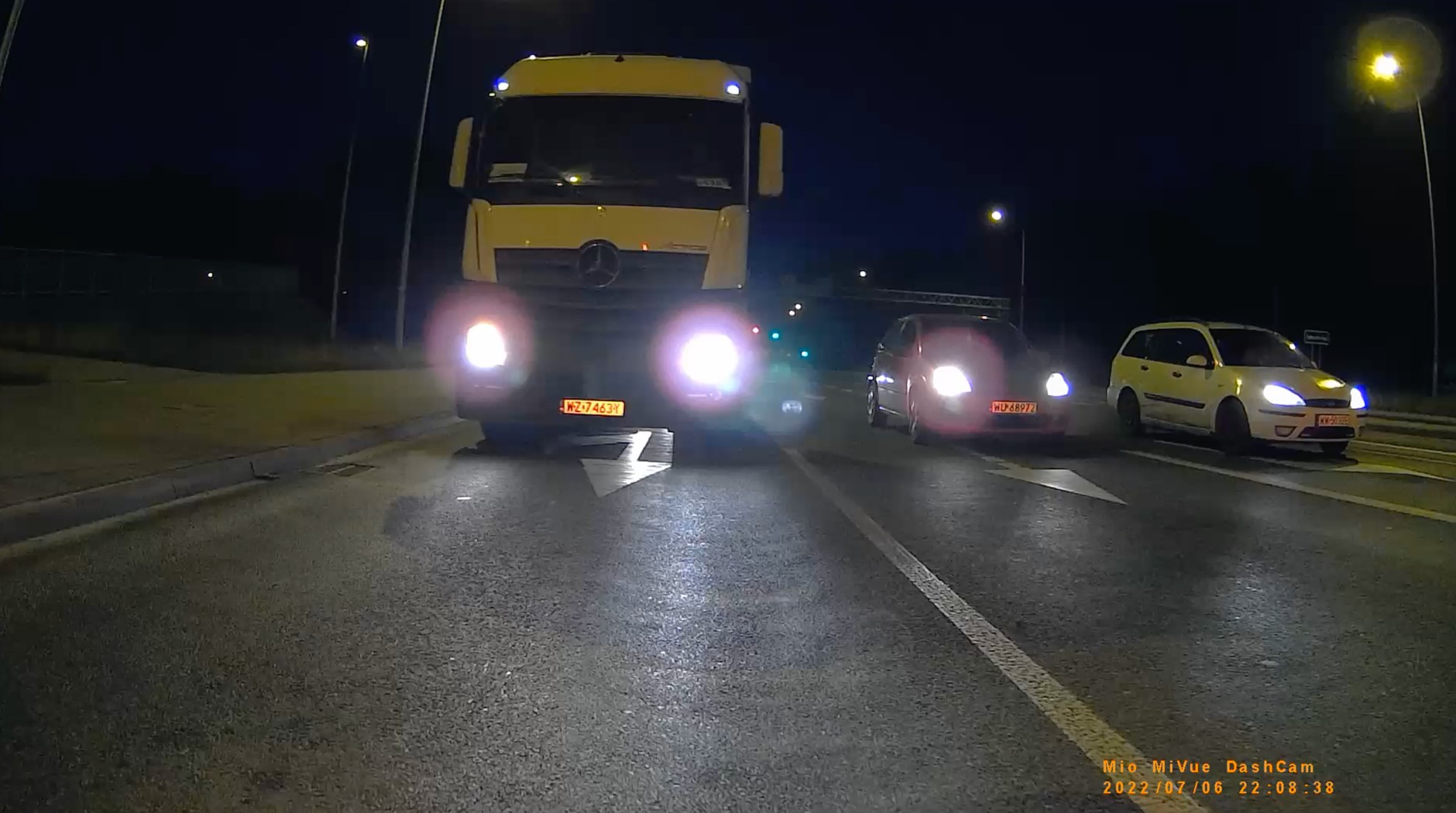 Test wideorejestratorów motocyklowych Mio MiVueM700 i MiVue M40