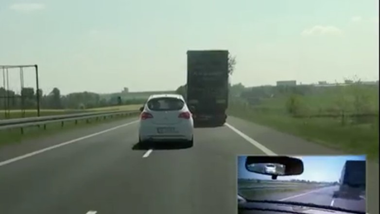 ITS: Jazda samochodem z kierownicą po prawej stronie