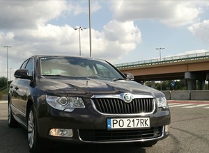 Skoda Superb 2.0 TDi DSG - Limuzyna z pomysłem