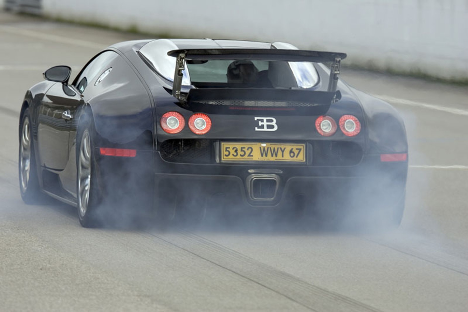 Bugatti wyprodukuje więcej egzemplarzy modelu Veyron (fot. + tapety)