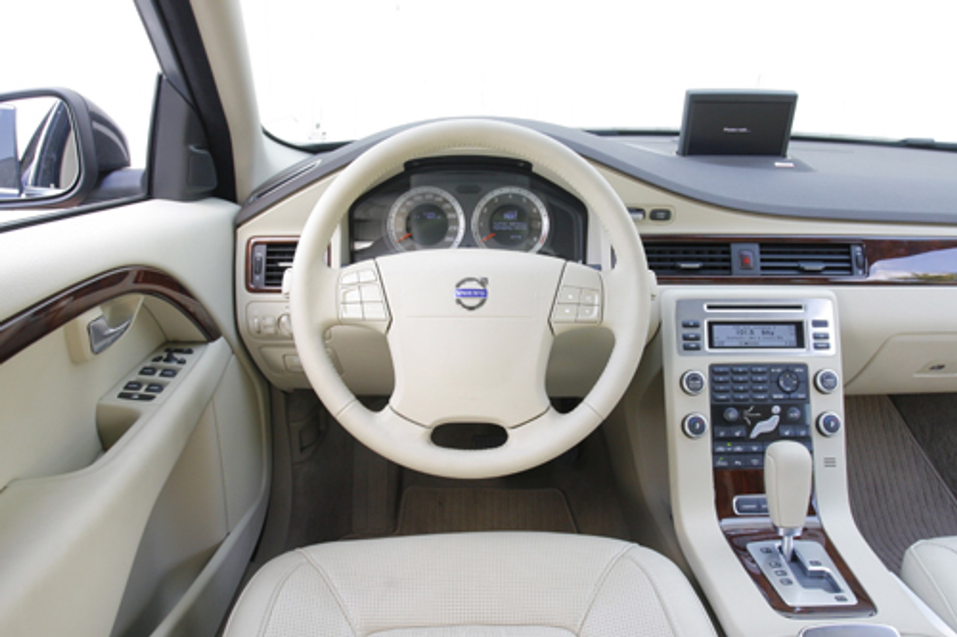 Honda Legend V6, Volvo S80 V8 - Jeden drogi, drugi jeszcze droższy!