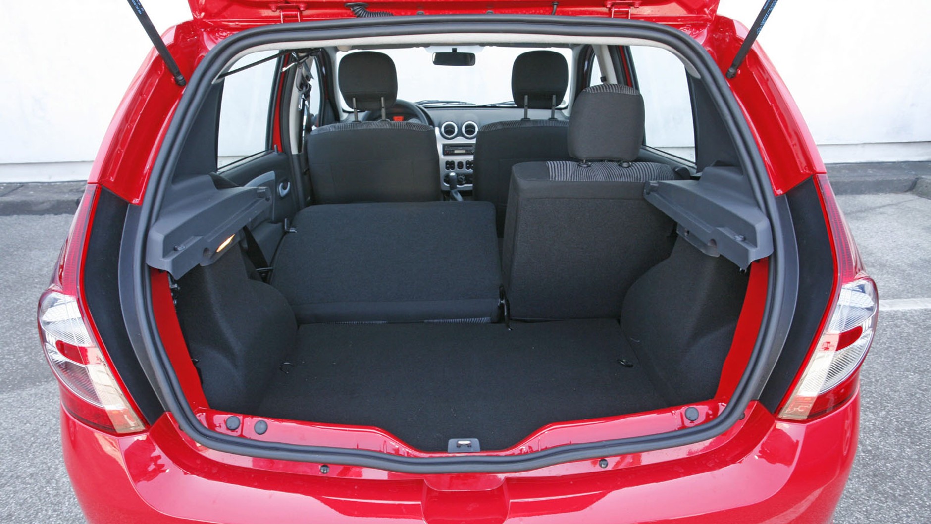 2. Dacia Sandero I (2008-12) - od 10 000 zł