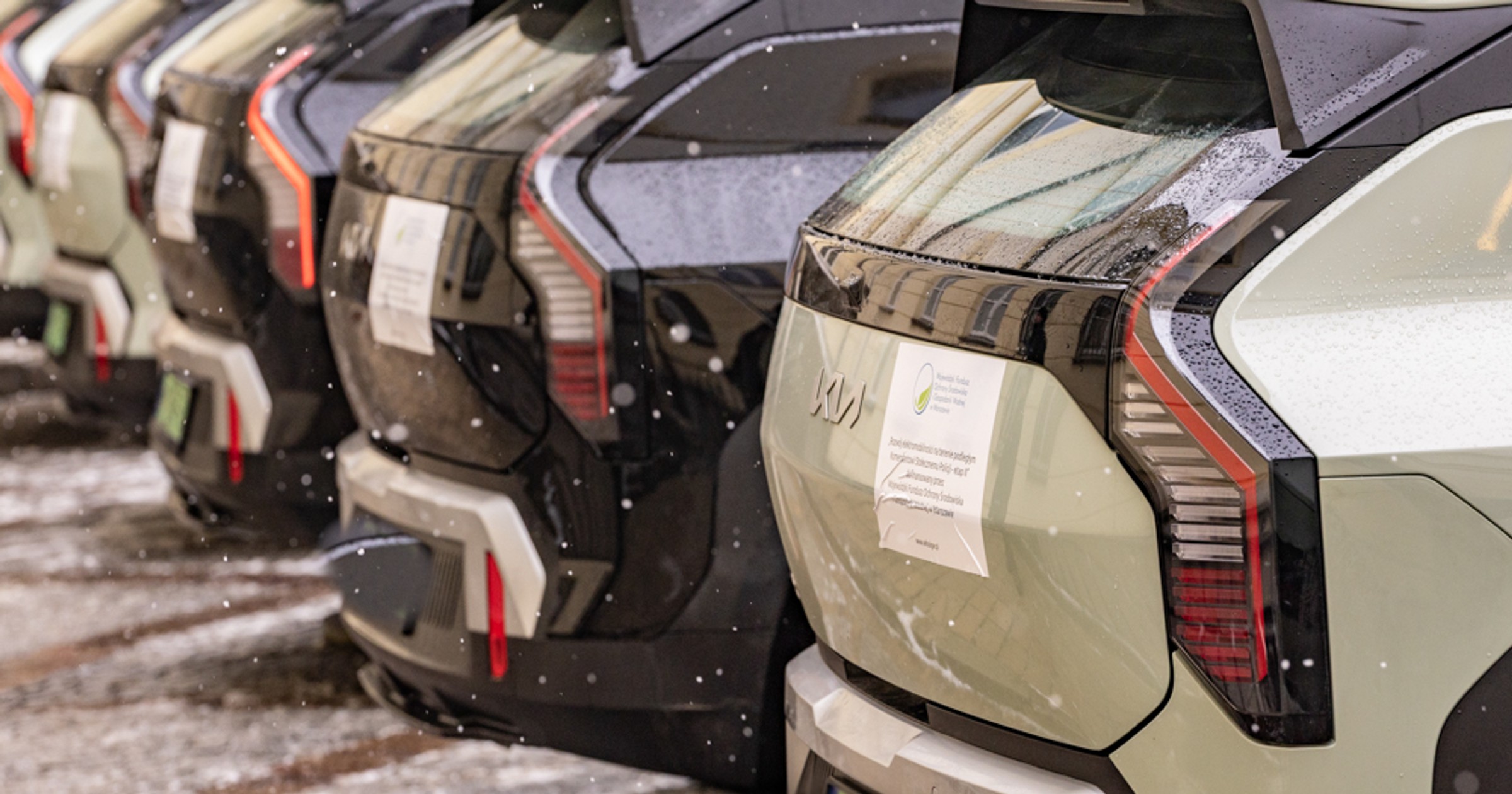 Stołeczna policja dostała nowe radiowozy. Są nieoznakowane i elektryczne