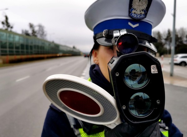Policjanci z Białegostoku masowo "rozdawali" mandaty. Rekordzista jechał ponad dwa razy szybciej, niż wolno