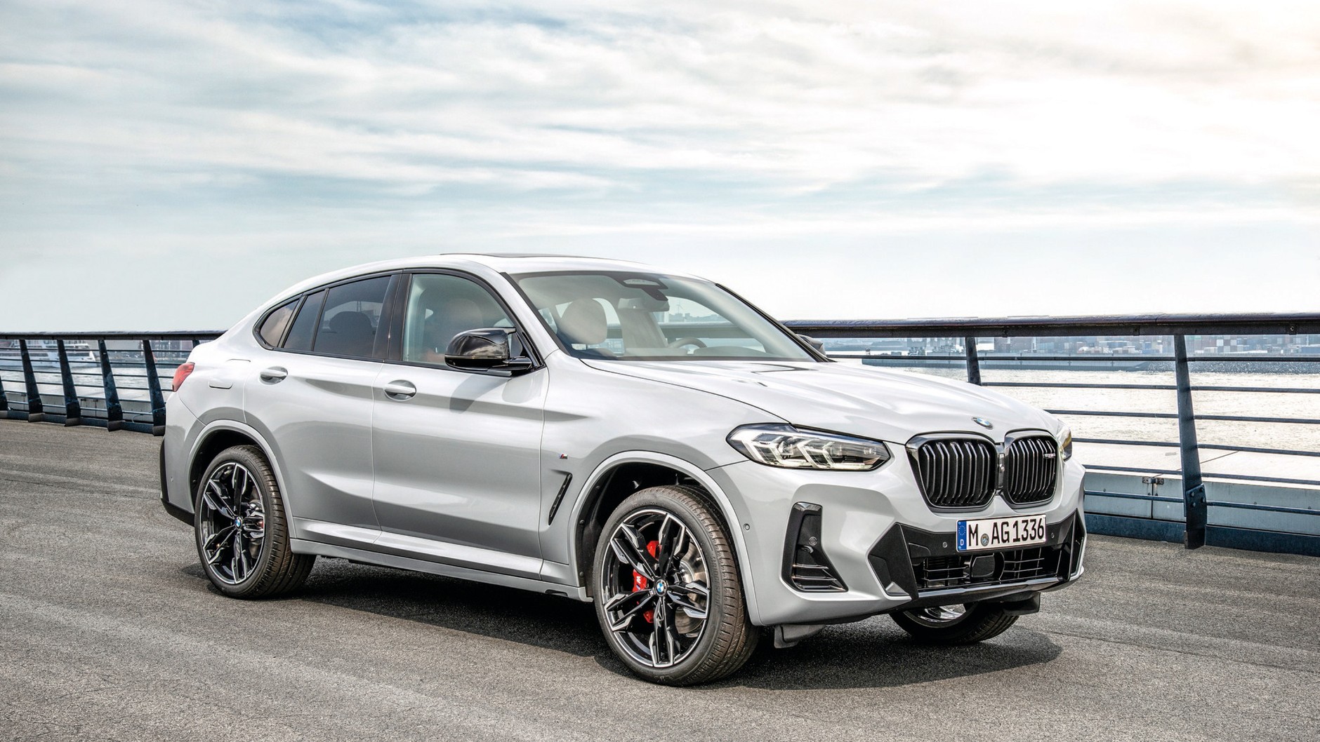 SUV coupé w klasie średniej: w 2014 r. BMW poszerzyło drugą generację X3 o nową odmianę nadwoziową. Tak powstało X4