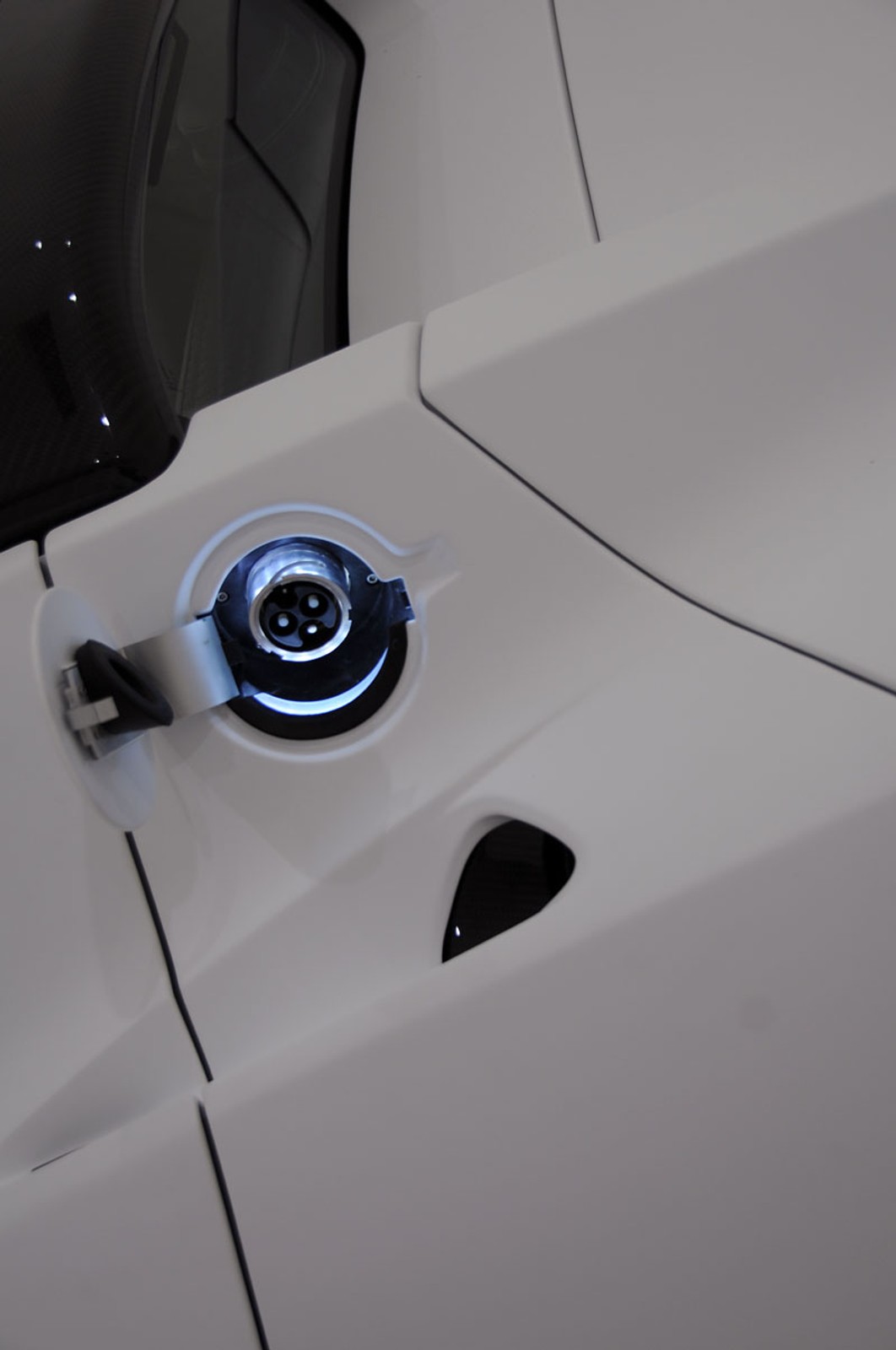 Essen Motor Show 2008: Tesla Roadster - ingerencja firmy Brabus